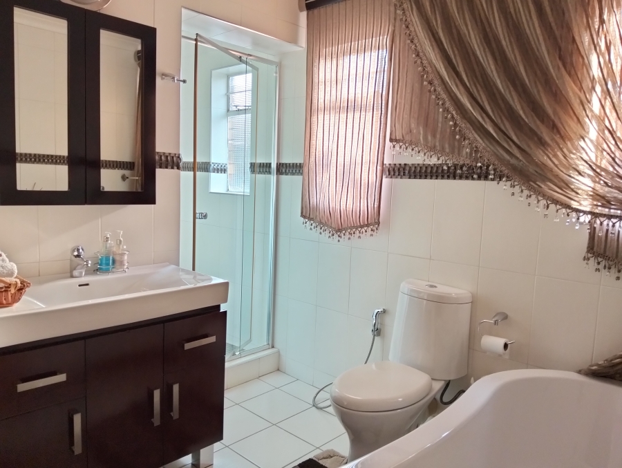 4 Bedroom Property for Sale in Van Der Hoff Park North West